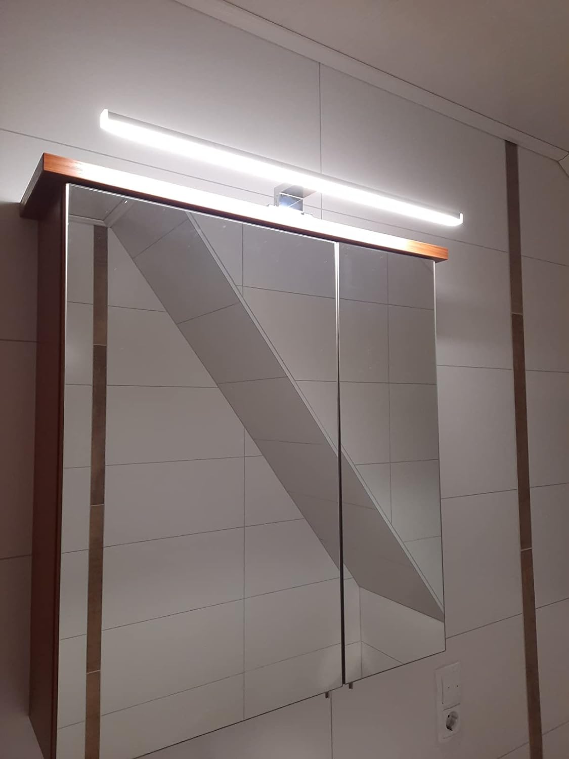 Azhien LED Spiegelleuchte Badezimmer 10W 820LM 60Cm Neutralweiß 4000K, Slim14Mm